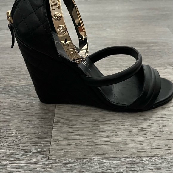 Authentic chanel wedges with gold ankle strap - Picture 3 of 10